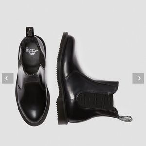 Dr Martens Flora Smooth Chelsea Boot Black